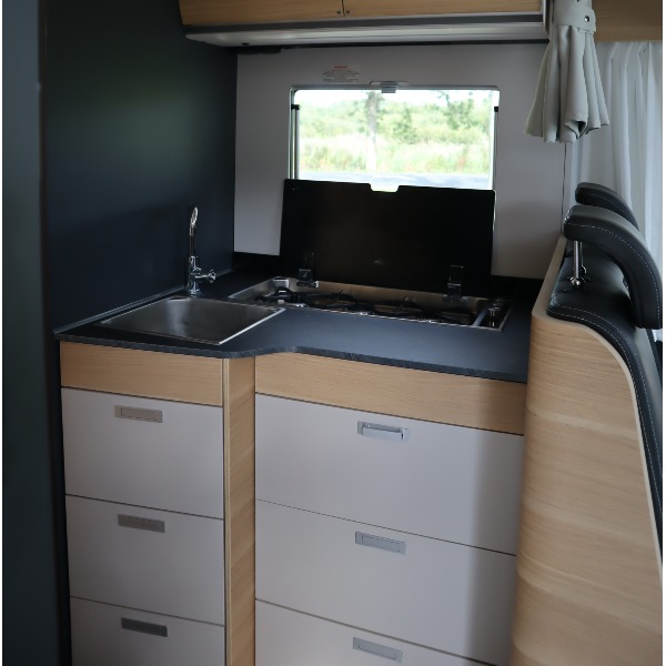 Adria Matrix 670SL + TV handgeschakeld 165 pk