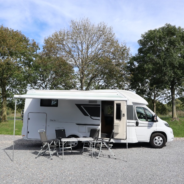 Adria Matrix 670SL + TV handgeschakeld 165 pk