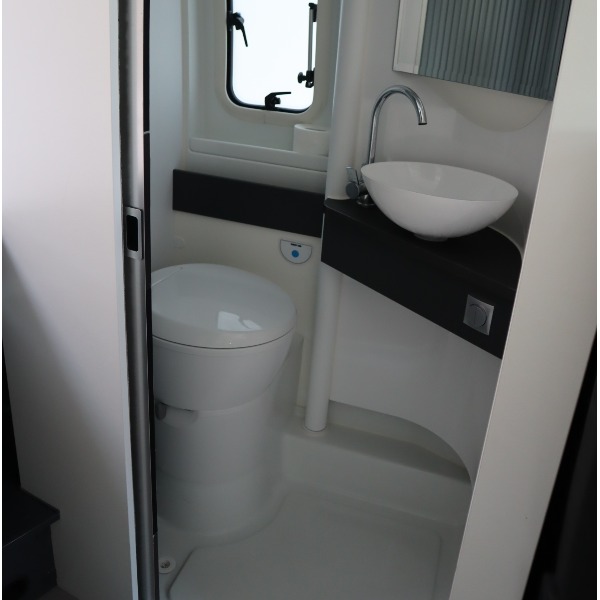 Adria_Twin_600_bestuurderskant Adria_Twin_600_bestuurderskant